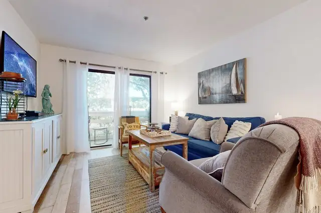 Living room at Fiddler’s Cove 4B
